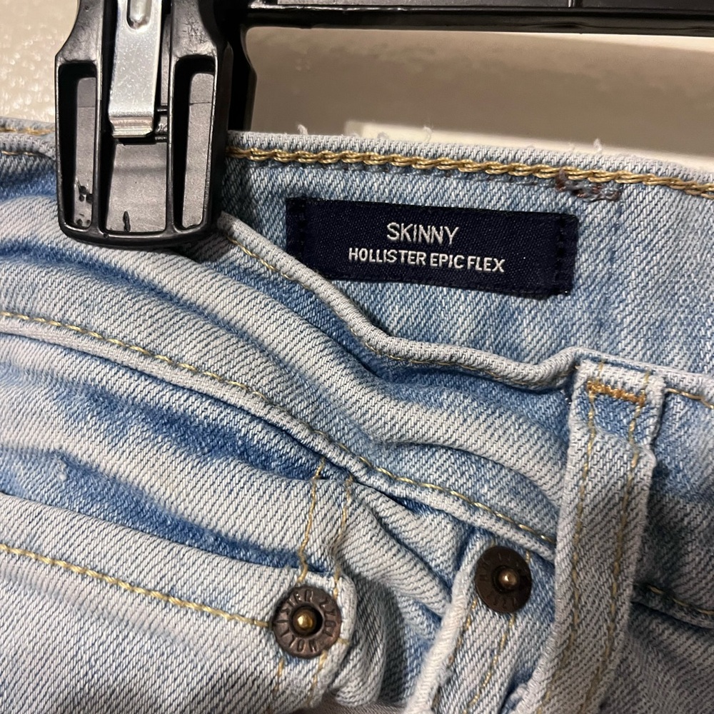 Hollister Women's Light Blue Skinny Jeans - Picture 3 of 7